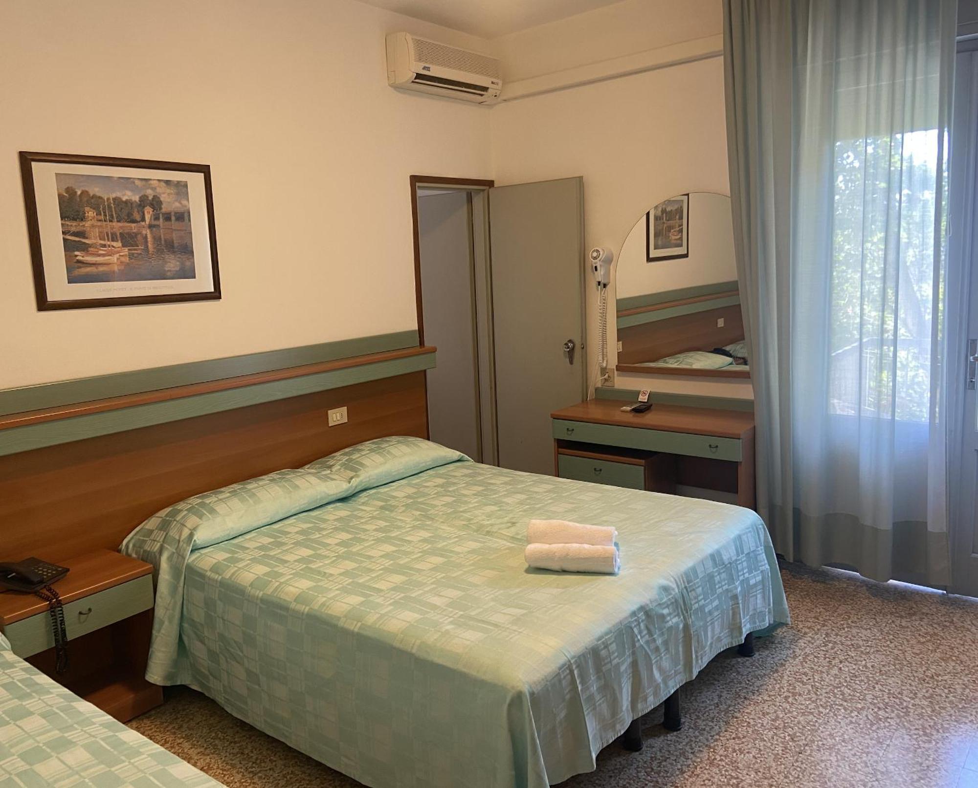 Double Room Balcony Side Sea View